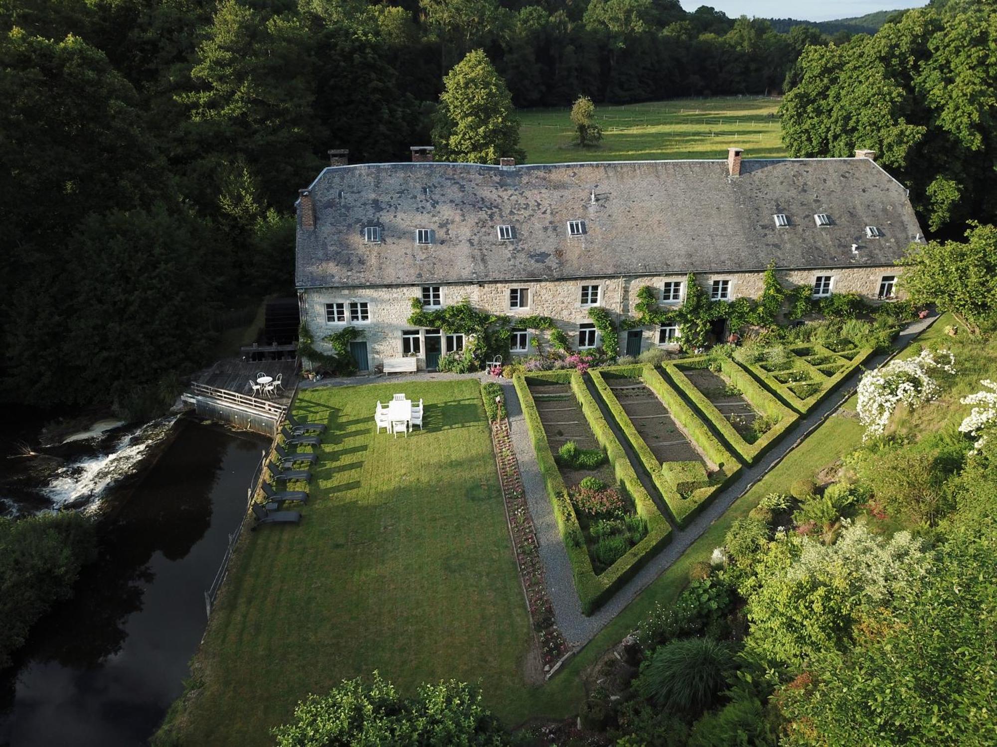 B&B Le Moulin De Resteigne ภายนอก รูปภาพ